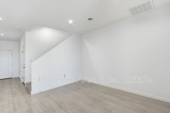 2761 W Seaver Ave Apache Junction, AZ 85120 photo 2