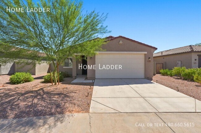 2528 N Coolidge Ave photo 2