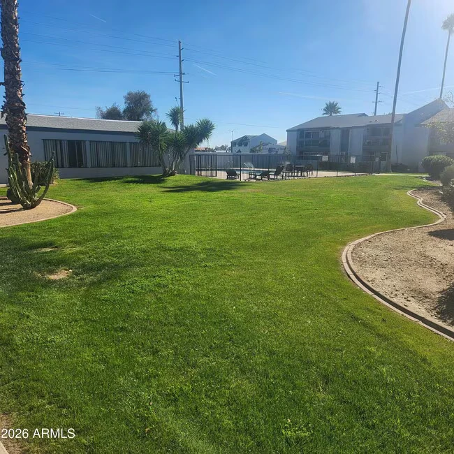 7550 N 12th St Phoenix, AZ 85020 photo 2