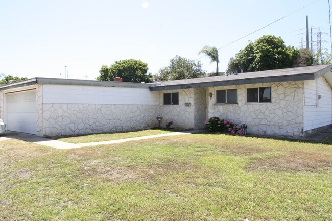2401 Bartel St San Diego, CA 92123 photo 2