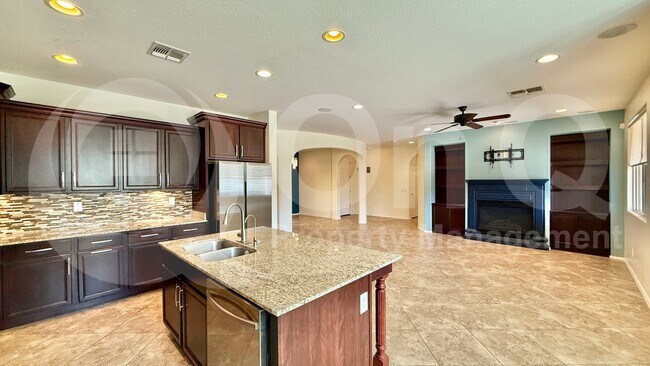 2327 W Piedmont Rd Phoenix, AZ 85041 photo 5