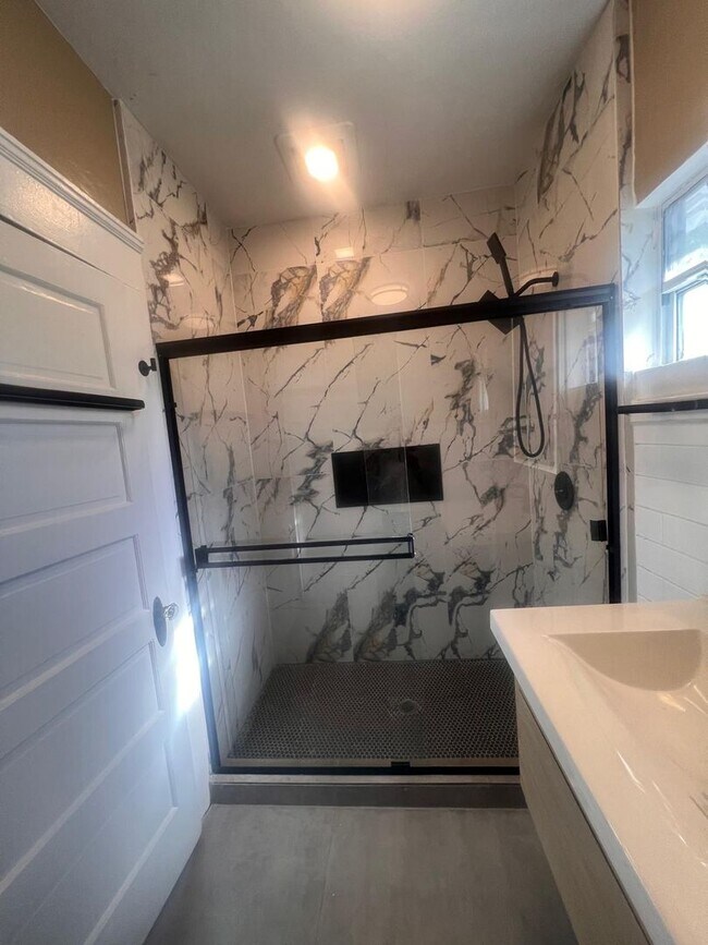 2686 A St San Diego, CA 92102 photo 2