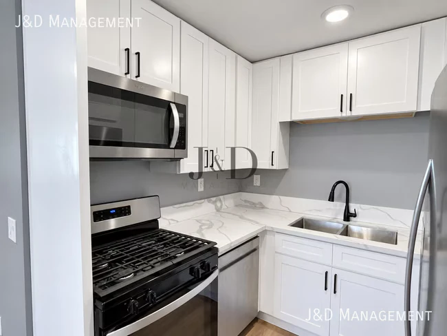 3815 Newton Ave photo 5