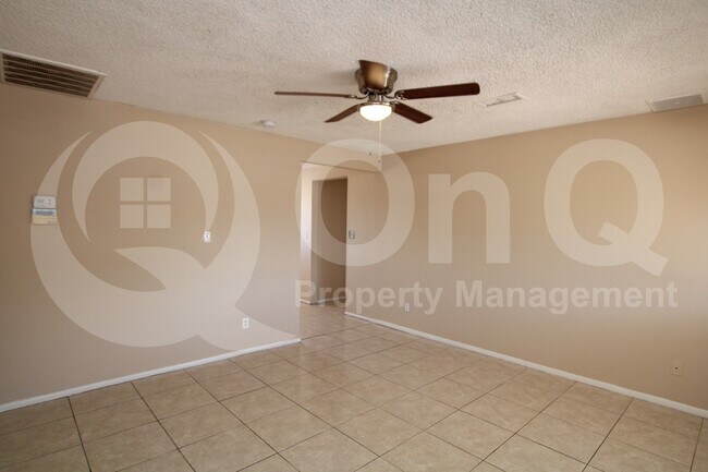 4312 E Burgess Ln Phoenix, AZ 85042 photo 5