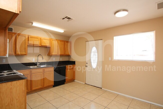 4312 E Burgess Ln Phoenix, AZ 85042 photo 3