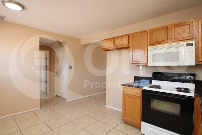 4312 E Burgess Ln Phoenix, AZ 85042 photo 2