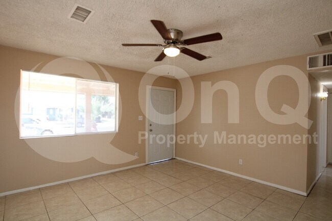 4312 E Burgess Ln Phoenix, AZ 85042 photo 4