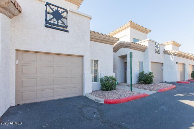 3236 E Chandler Blvd Phoenix, AZ 85048 photo 2