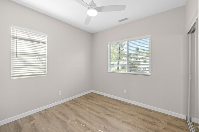 4904 54th St San Diego, CA 92115 photo 5