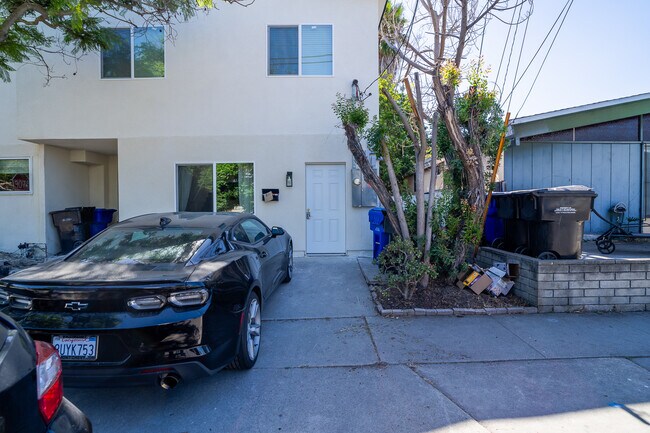4904 54th St San Diego, CA 92115 photo 2