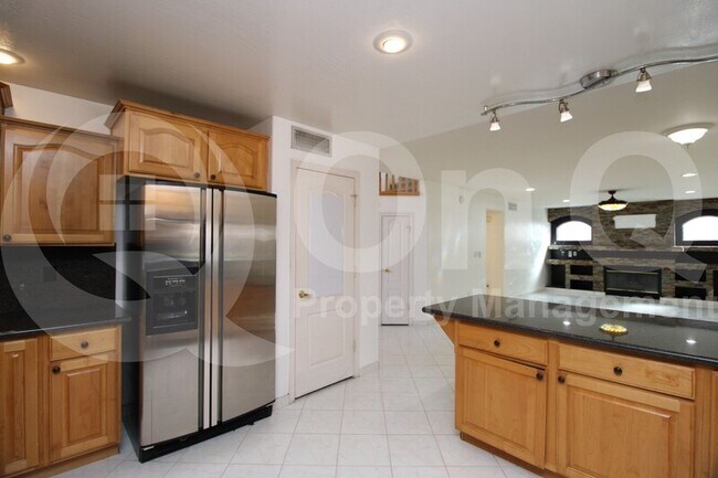 17022 N 45th St Phoenix, AZ 85032 photo 4