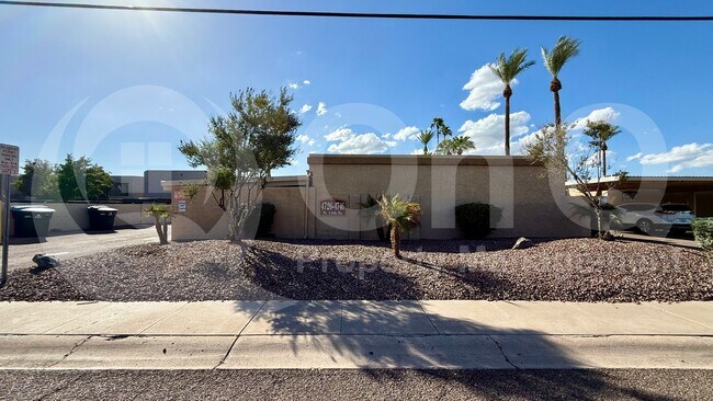 4726 N 14th St Phoenix, AZ 85014 photo 2