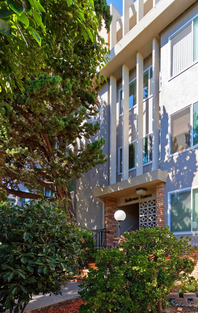 2BR/1BA Apartment on Bellevue Ave · Oakland photo 2