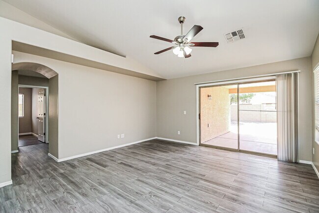 2725 E Carol Ave Mesa, AZ 85204 photo 3
