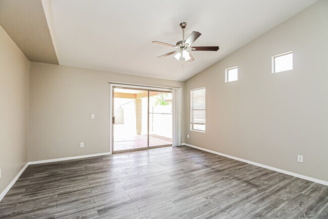 2725 E Carol Ave Mesa, AZ 85204 photo 4