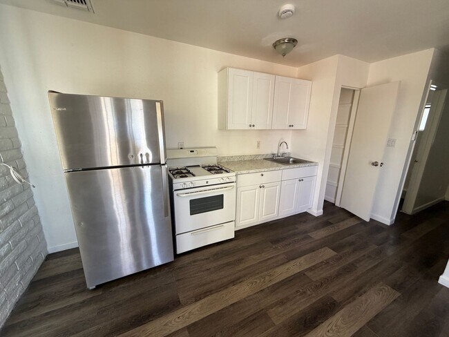 9208 N. 10th St. photo 3