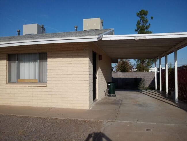 9208 N. 10th St. photo 2