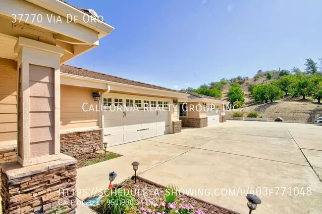 37770 Vía De Oro Temecula, CA 92592 photo 4