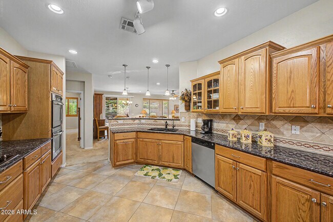22568 W Shadow Dr Buckeye, AZ 85326 photo 3