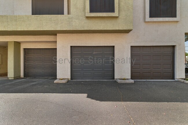 4201 N 20th St Phoenix, AZ 85016 photo 2