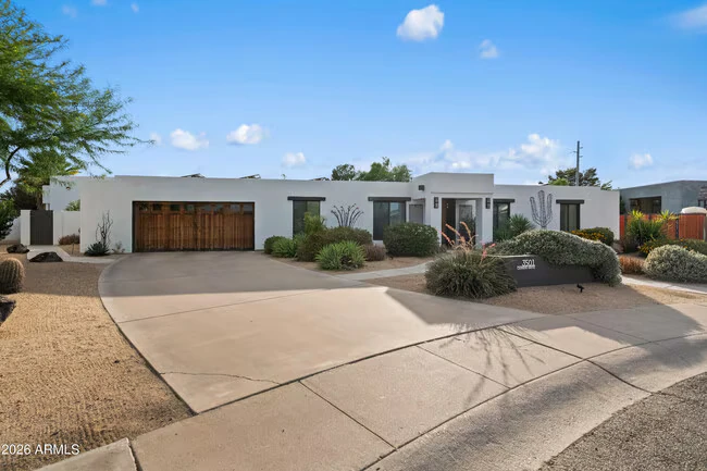 3501 E Cannon Dr Phoenix, AZ 85028 photo 2