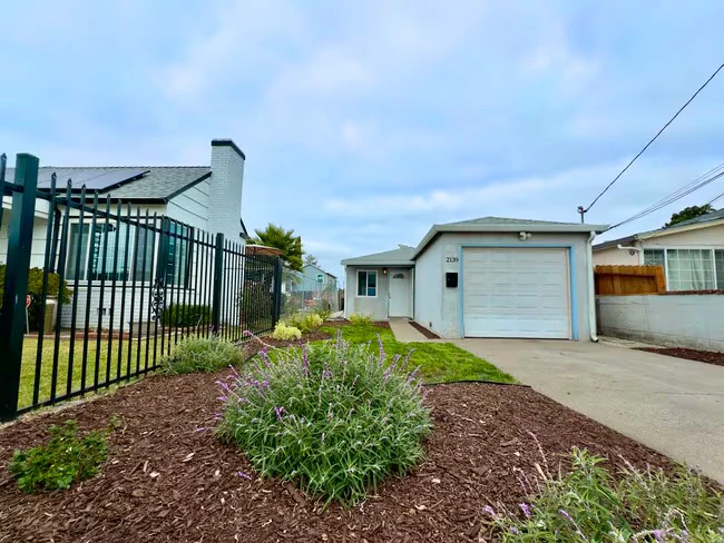 2139 103rd Ave Oakland, CA 94603 photo 4