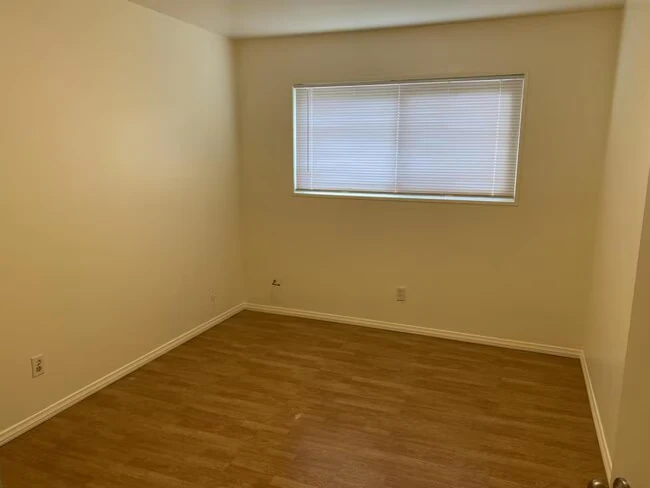 4911 Diane Pl San Diego, CA 92117 photo 5