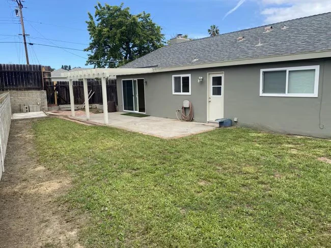 4911 Diane Pl San Diego, CA 92117 photo 3