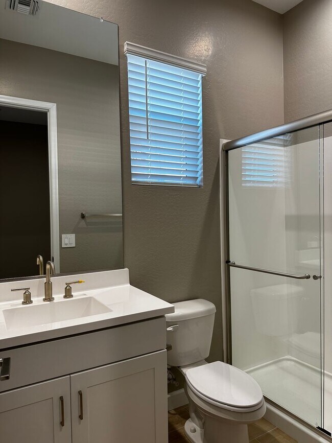21560 N 102nd Ave Peoria, AZ 85382 photo 5