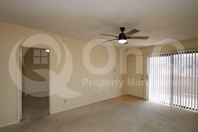 5757 W Eugie Ave Glendale, AZ 85304 photo 4