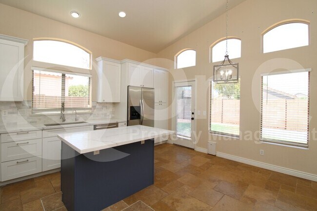 10056 E Capri Ave Mesa, AZ 85208 photo 3