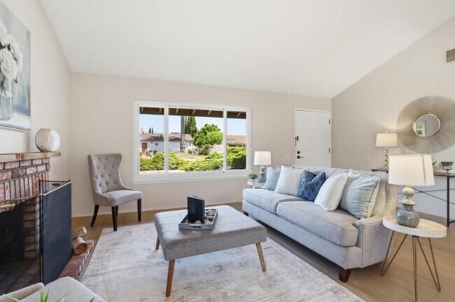 2368 Sawyer Ct Santa Clara, CA 95054 photo 5