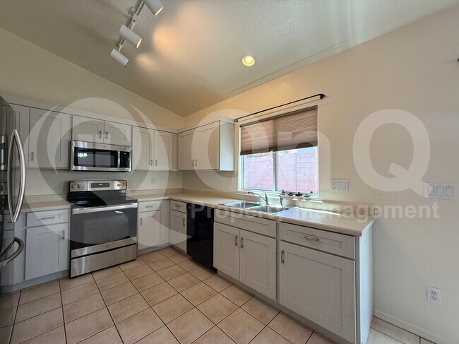 6641 E Rollins St photo 2