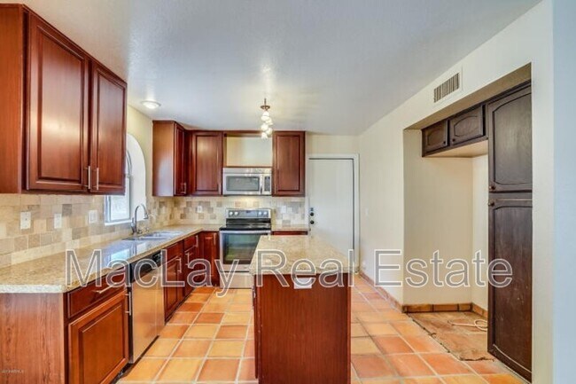 15851 S 30th Pl Phoenix, AZ 85048 photo 2