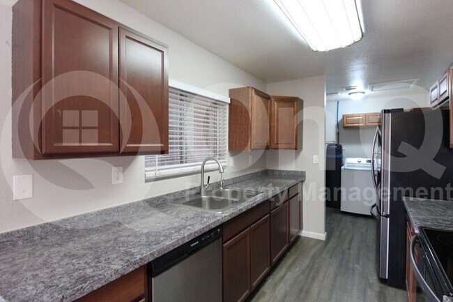 8409 S 14th St Phoenix, AZ 85042 photo 5