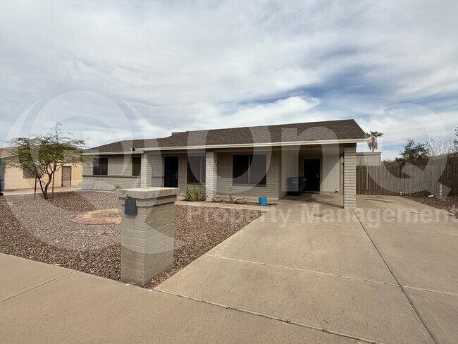 8409 S 14th St Phoenix, AZ 85042 photo 2