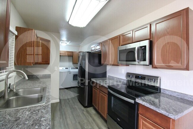 8409 S 14th St Phoenix, AZ 85042 photo 3