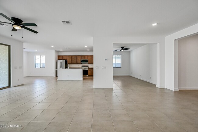 23410 W Florence Ave Buckeye, AZ 85326 photo 4