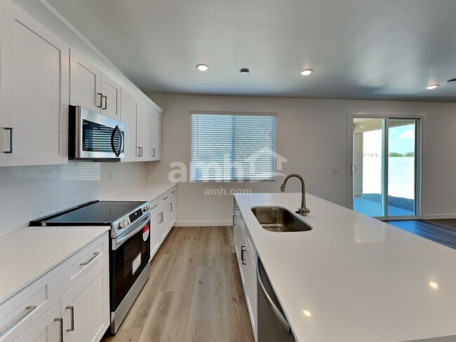 12632 W Adair Dr Glendale, AZ 85307 photo 4