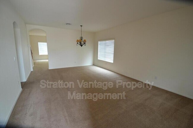 22352 Greenland Park Dr Maricopa, AZ 85139 photo 5