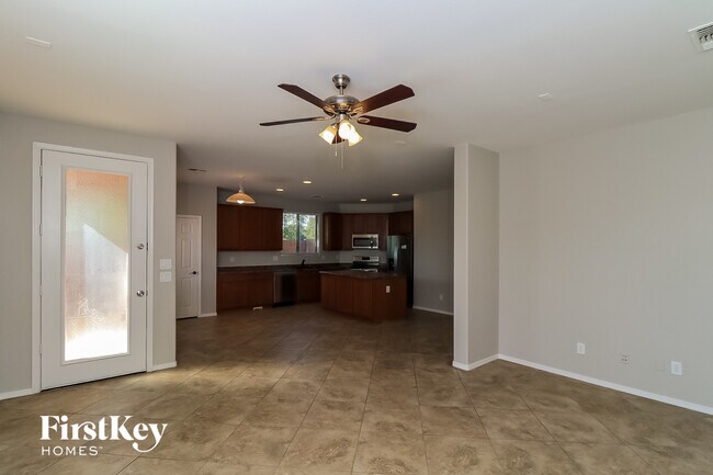 4027 W Valley View Dr Phoenix, AZ 85339 photo 4