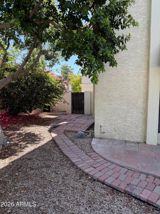 8844 S 51st St Phoenix, AZ 85044 photo 3