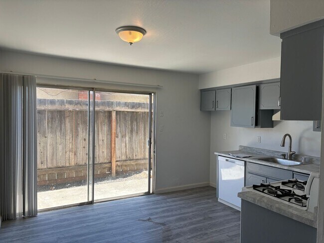 22 S Lake Dr Antioch, CA 94509 photo 5