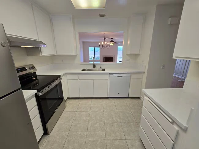 4443 Caminito Pedernal San Diego, CA 92117 photo 5