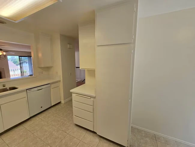 4443 Caminito Pedernal San Diego, CA 92117 photo 4