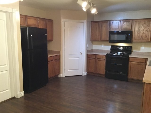 110 W Diamond Trl photo 3