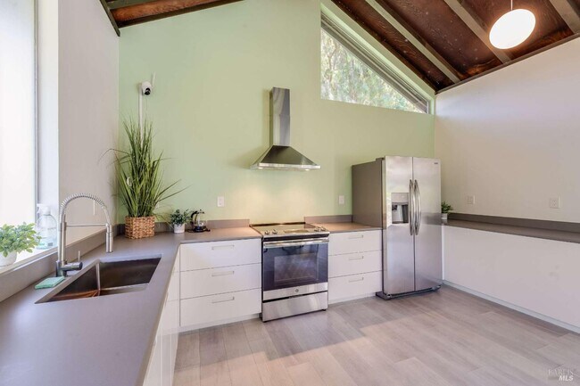 22 Anchorage Rd Sausalito, CA 94965