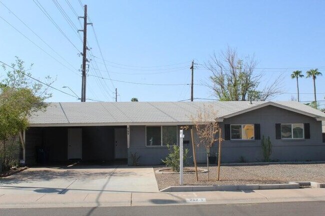 757 E Loyola Dr Tempe, AZ 85282 photo 2