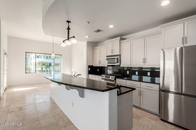 945 E Playa Del Norte Dr Tempe, AZ 85288 photo 4