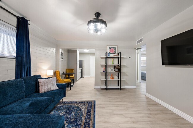 1033 N 25th St Phoenix, AZ 85008 photo 4
